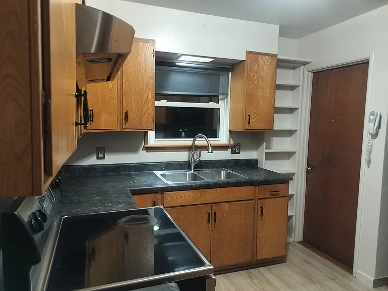 101 Kristen Ln — Photo 4