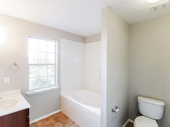 4th image of 13308 Lismore Ln