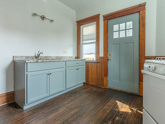 5th image of 829-831 Water St #30431152F