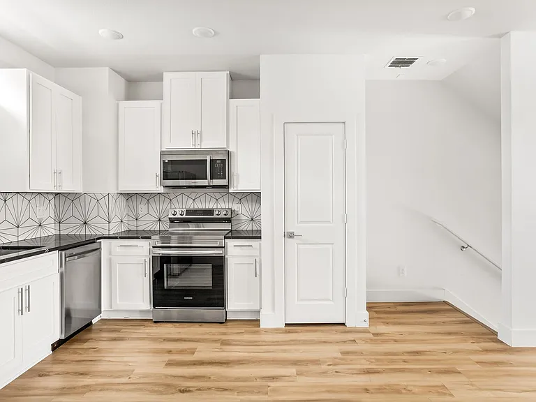 2509 Benbrook Blvd #902 — Photo 12