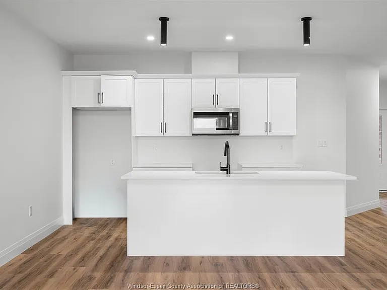 154 McLellan Ave #A — Photo 10