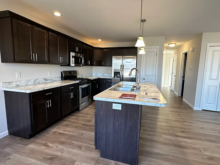 18512 Falcons Lair Ct — Photo 4