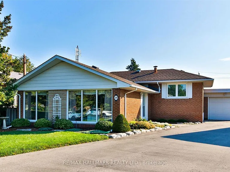 29 Lynn Gate Cres — Photo 1