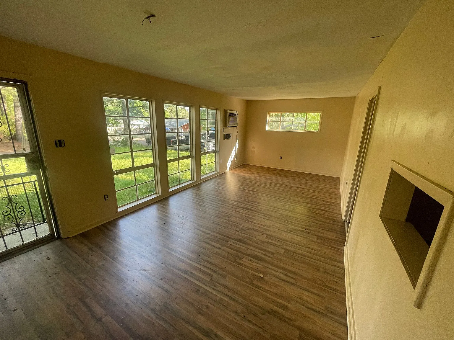 723 Glenmont Drive - 1 — Photo 3