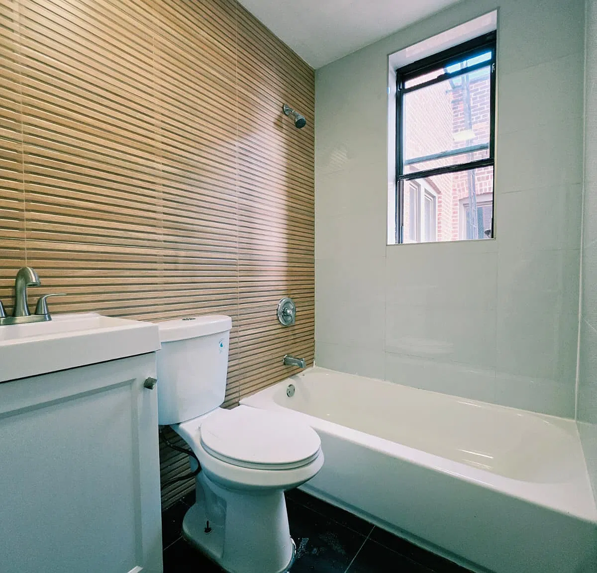 3 bed, 1000 sqft, $2,300 — Photo 4