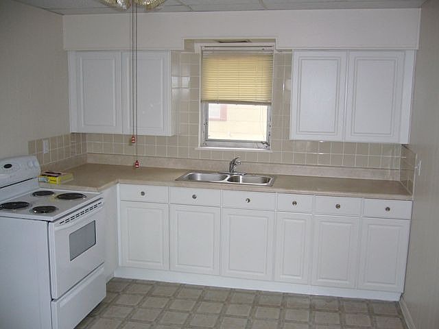 2nd image of 919 E 19th Ave