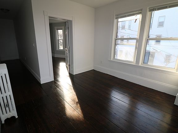 2nd image of 298 Windsor St #2