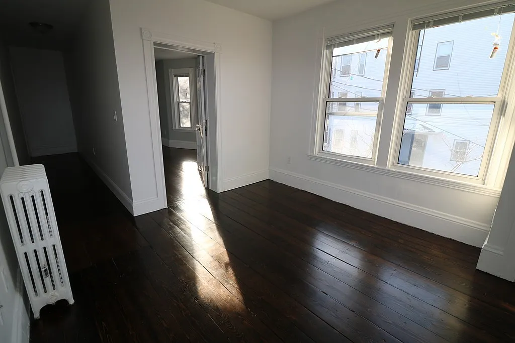 Building Photo - 298 Windsor St #2