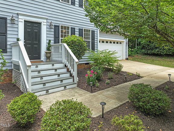 3rd image of 211 S English Hill Ln