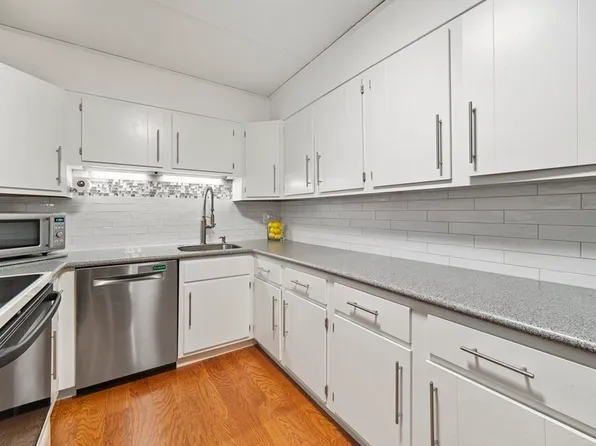 55 Tall Oaks Dr Unit 602, Weymouth, MA 02190