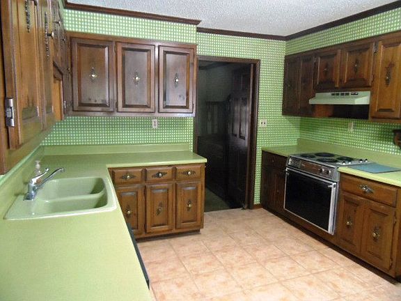 4th image of 123 Pine Forest Dr