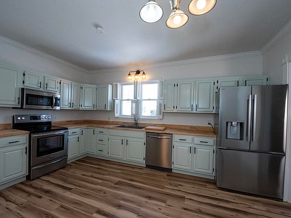 2nd image of 151 W Webster St