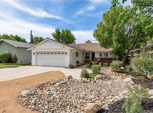 22627 Berdon St, Woodland Hills, CA 91367