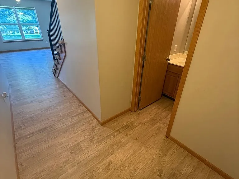 619 W Pine St — Photo 2