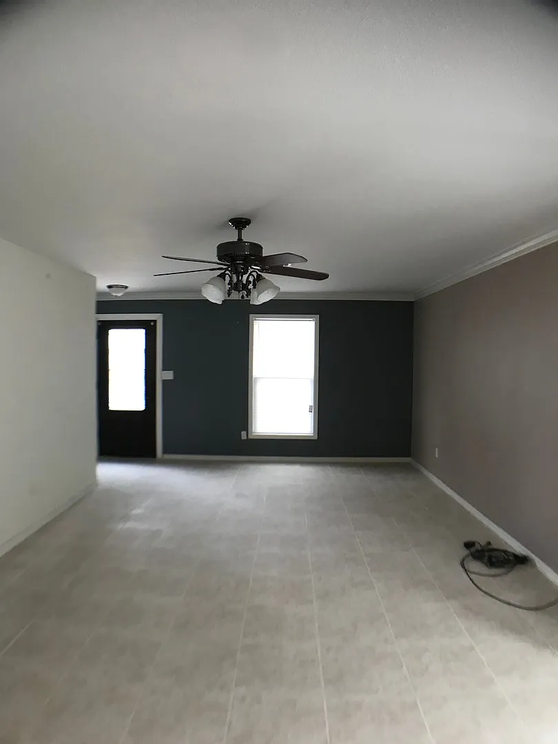 Spacious Townhouse in a Great Location!! — Photo 2