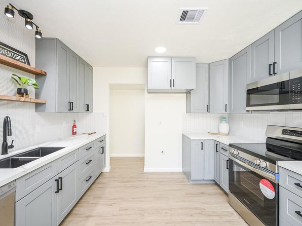 24015 Reagon Canyon Dr, Hockley, TX 77447