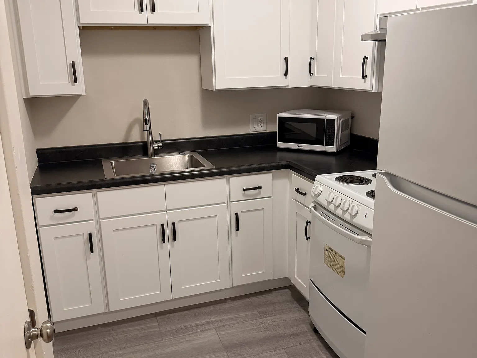 1 bed, 500 sqft, $925 — Photo 1