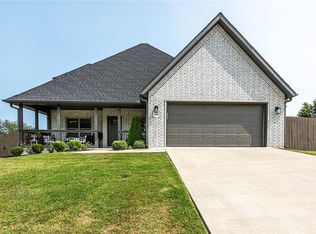 1040 Harrison St, Pea Ridge, AR 72751