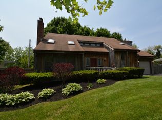 38 Mills Pond Rd, Saint James, NY 11780