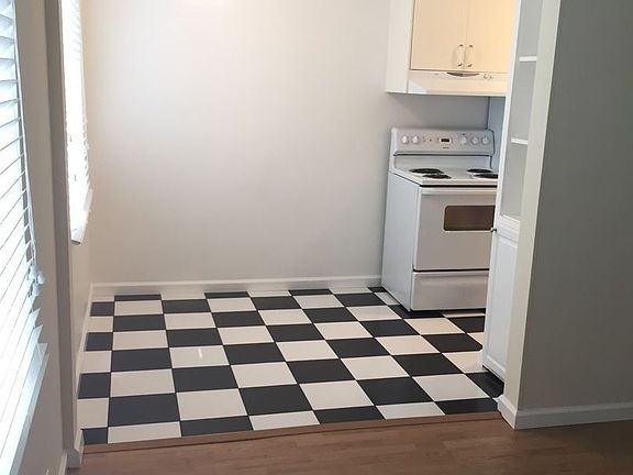 3rd image of 1822 N St APT 06