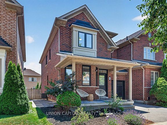 2nd image of 61 Hillmount Rd