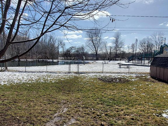 4th image of 4924 Nassau Dr