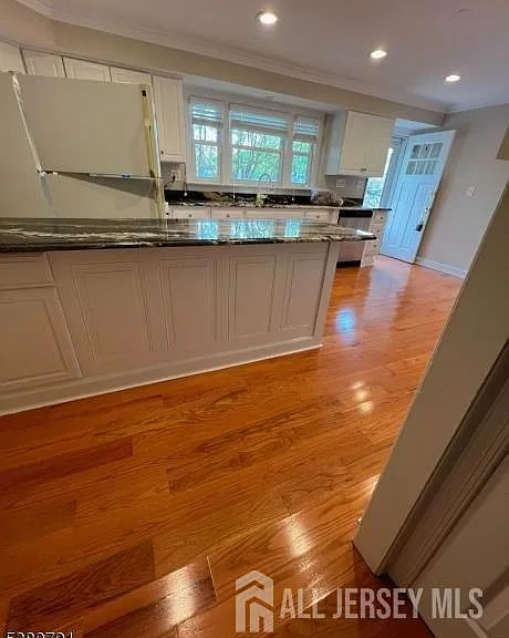 45 Lakeside Dr N #1 — Photo 2