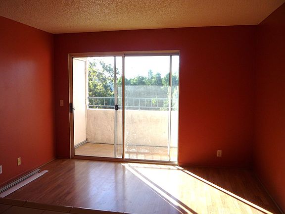 4th image of 3078 Broadway Unit 218