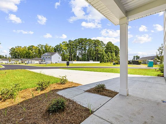 3rd image of 125 Birchwood Dr.