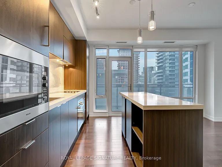 21 Widmer St #1111 — Photo 18