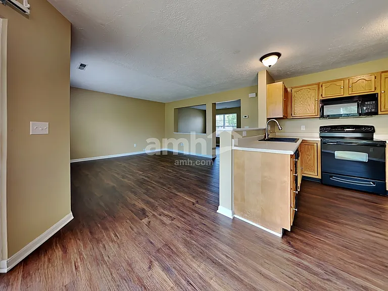 6598 Brampton Abbey — Photo 3