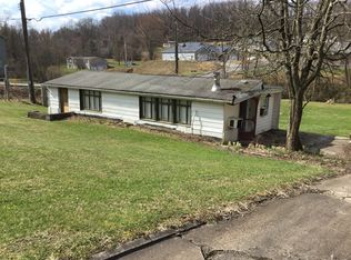 1091 Pinewood Rd, Irwin, PA 15642