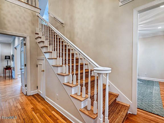 5th image of 31 Tanglewood Rd