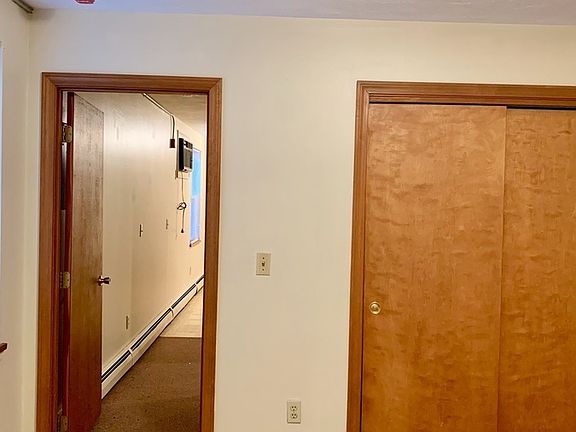 4th image of 434 Woonasquatucket Ave APT 8