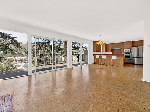 3rd image of 1827 Oak Tree Dr