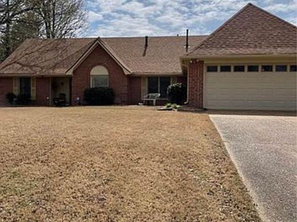 8945 Woodmark Dr