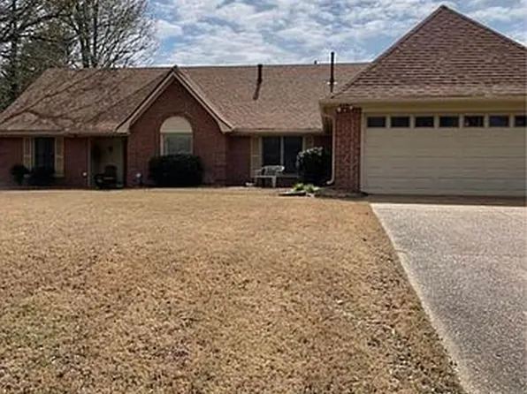 8945 Woodmark Dr, Cordova, TN 38018