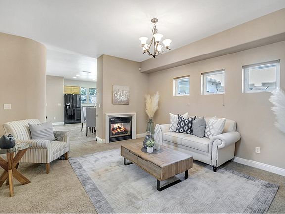 3rd image of 1331 Branham Ln