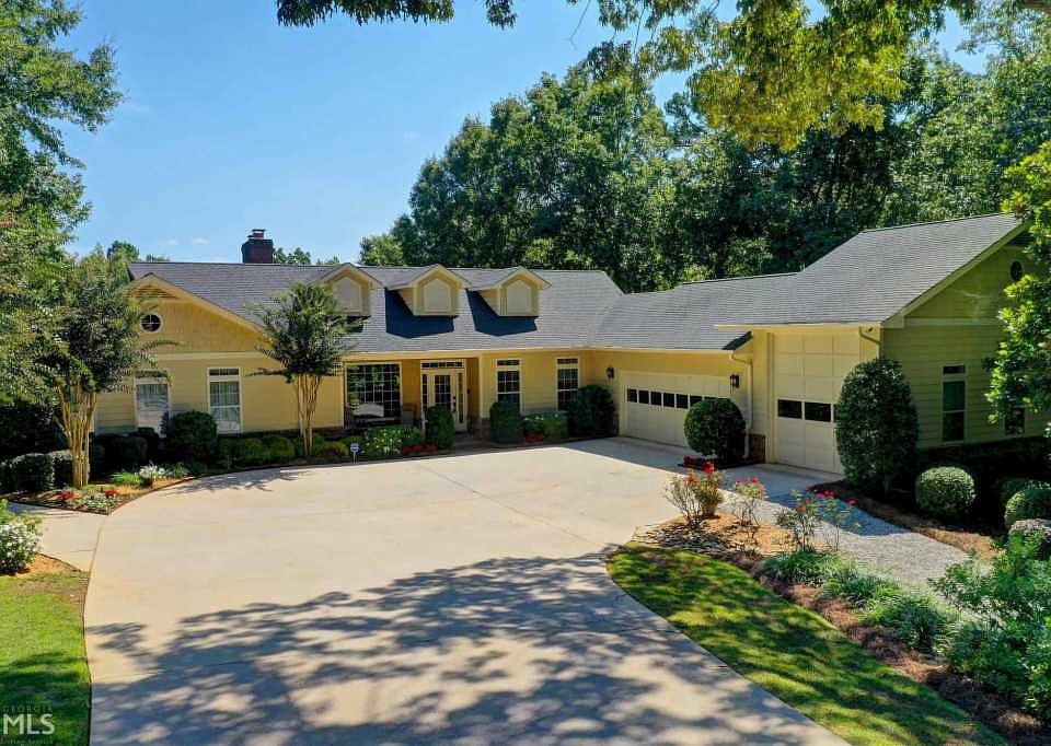 1st image of 2032 Riverwood Dr