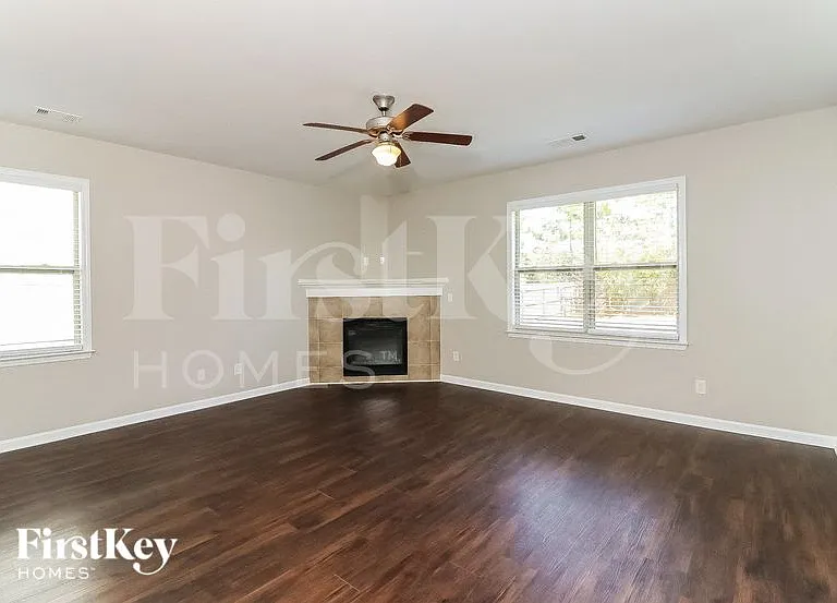 193 Palisades Dr — Photo 2