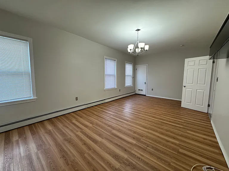 722 Adams St #2 — Photo 11