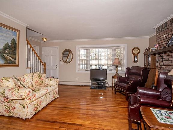 3rd image of 47 E Hall Ave