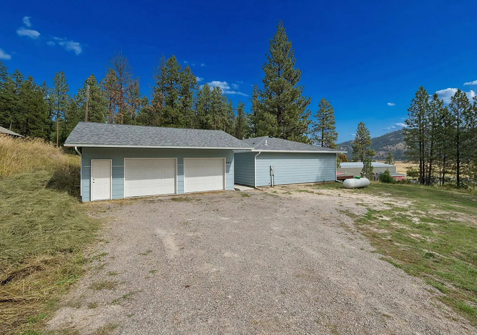 Beautifully Renovated 3-Bedroom Home in Kila $2,600/Month — Photo 1