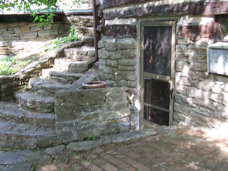 steps to entrance