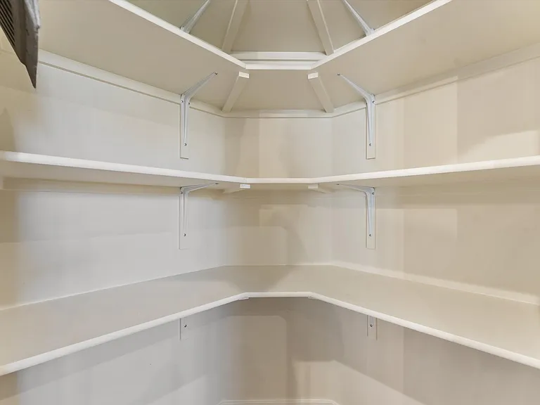 1065 SW Camille Dr — Photo 15