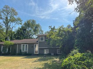 4261 Pleasant Ct, West Bloomfield, MI 48323