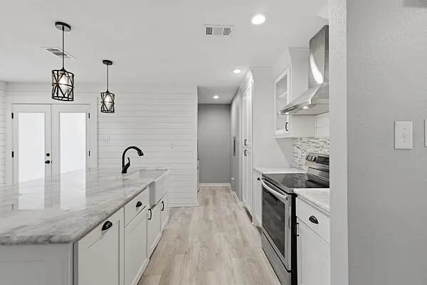 2100 Windsor Dr #11 — Photo 11