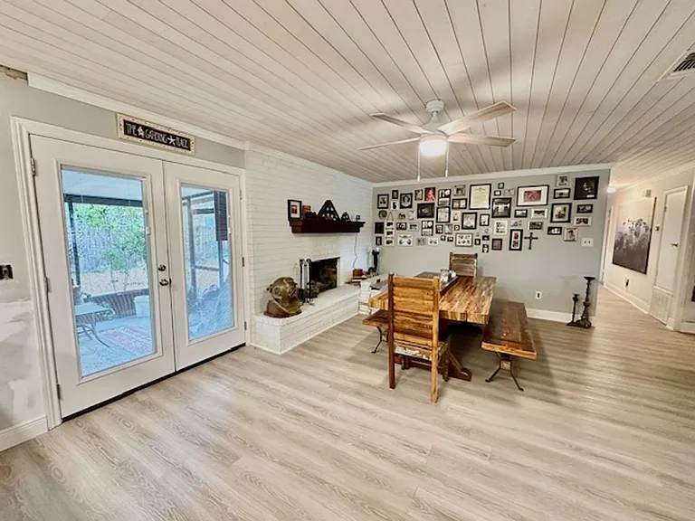 203 Hastings Ct — Photo 6