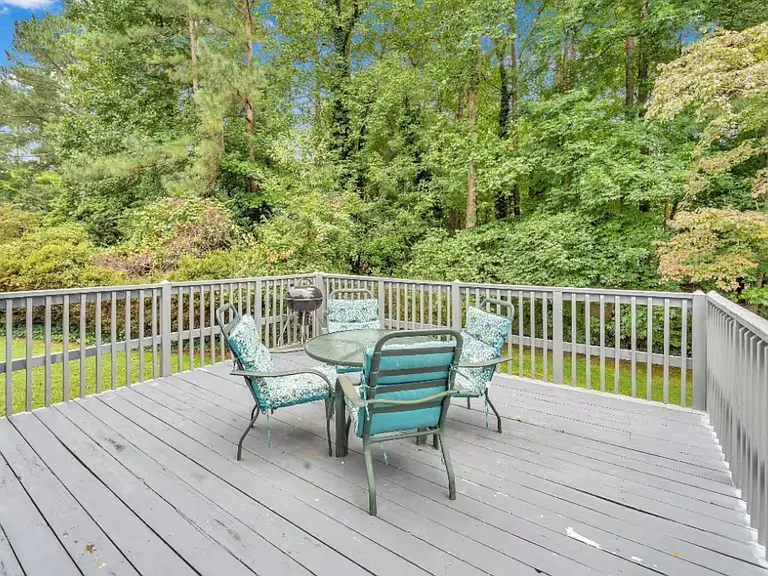 6109 Gainsborough Dr — Photo 24