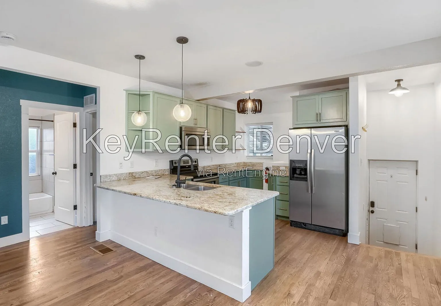 3 bed, 2.0 bath, 1706 sqft, $2,525 — Photo 3